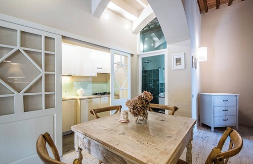 Radicondoli Apartment | Top-Rated Studio "Radicondoli" with Balcony & Wi-Fi