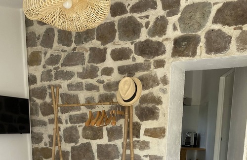 Figanieres House | Studio Refait à Neuf Dans une Propriété de Charme Avec Piscine, Entre mer et lac