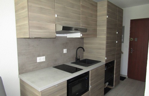 Villard-de-Lans Apartment | Modern Studio Retreat with Balcony - Guest Rated 8.8/10