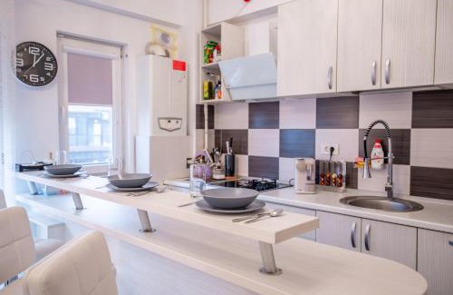Chiajna Apartment | Discover Studio Residence Militari: 4-Star with Pool & Spa