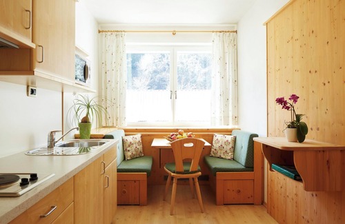 Nalles Apartment | Delightful Studio "Riesling Kreuzweg" with Pool & Mountain Views