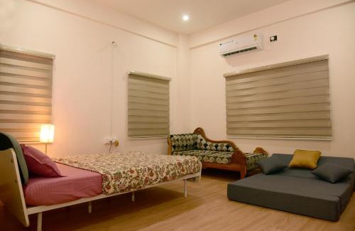 Bengaluru Apartment | Budget-Friendly Studio Room in Vijayanagar for Families