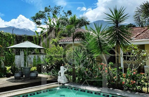 Cipanas Bed & Breakfast | Cozy Studio Room at Wisma Halim Villas with Pool Access