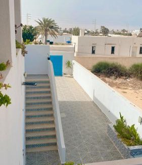 Mezraia Apartment | Cozy Studio Rouge at Dar Lili Djerba - Pet Friendly Retreat
