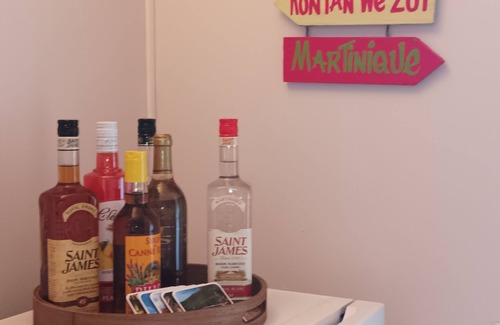 Tartane Apartment | Relax at Studio Rouge Gorge in Tartane with Pool Access