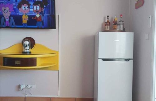 Tartane Apartment | Relax at Studio Rouge Gorge in Tartane with Pool Access