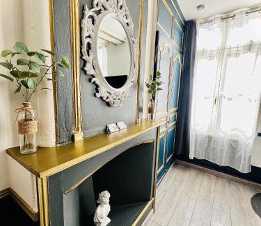 Lens House | Cozy Studio Royal Saint-Omer Centre with Kitchen Amenities