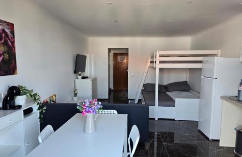 The Strip Apartment | Comfortable Studio Rua dos Bares in Albufeira with Pool