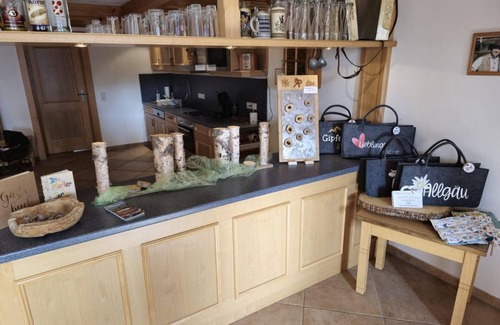 Osterreinen Apartment | Discover Studio Säuling - Haug with Hot Tub & Kitchen