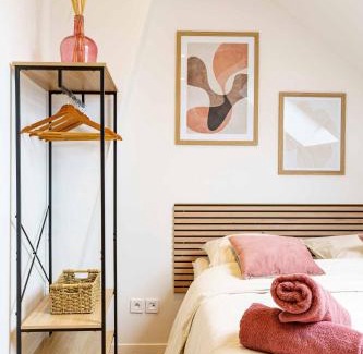 Saint-Quentin Apartment | Cozy Studio for 2 with WiFi Near the Train Station