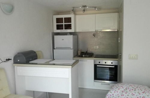 Orahovac Apartment | Cozy Studio S with Private Beach and Ocean View