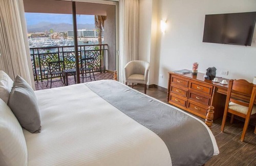 Centro Resort | All-Inclusive Studio at Sandos Finisterra: Family-Friendly Stay