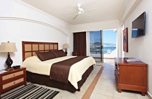 Centro Resort | All-Inclusive Studio at Sandos Finisterra: Family-Friendly Stay