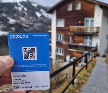 Lauenen Bei Gstaad House | Comfortable Studio with Child-Friendly Amenities