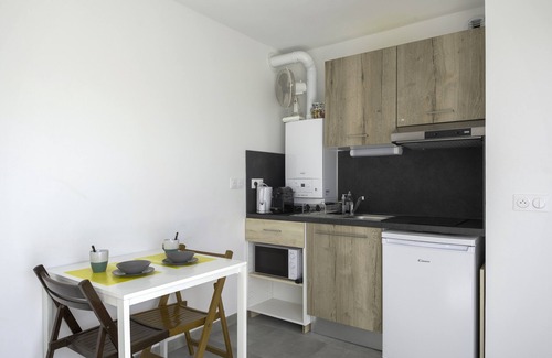 Saint-Martin Apartment | Relaxing Studio Retreat with Parking in Montpellier