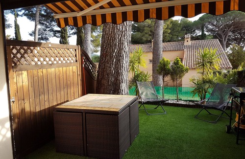 Saint-Cyr-sur-Mer Apartment | Oceanfront Studio Seaside - Top-Rated Stay in Les Lecques