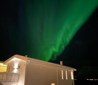 Tromso Apartment | Seaside Studio: Guest Rated 9/10 for Your Perfect Getaway