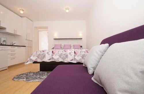Medvinjak Apartment | Seaview Studio Seka: Guest Rated 9.7 for Your Getaway