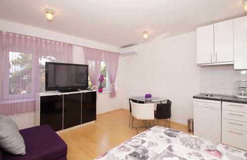 Medvinjak Apartment | Seaview Studio Seka: Guest Rated 9.7 for Your Getaway