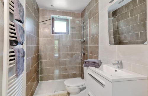Annecy Apartment | Cozy Studio Serena - Welkeys: Pet and Child Friendly Retreat