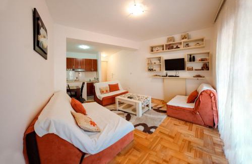Podmaine Apartment | Budget-Friendly Stay at Studio Slavica - Family Friendly