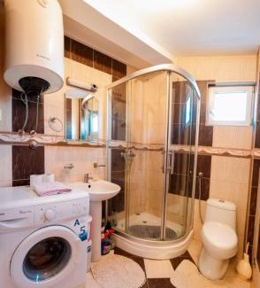 Podmaine Apartment | Budget-Friendly Stay at Studio Slavica - Family Friendly