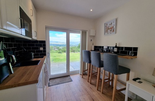 Dawros Apartment | Cozy Studio Retreat with Mountain Views Near Kenmare
