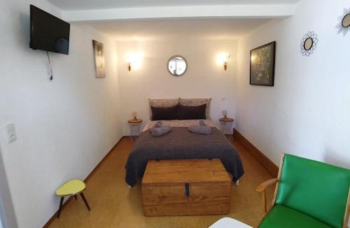 Tunsel Apartment | Cozy Studio Sorgenfrei: Your Ideal Getaway Awaits