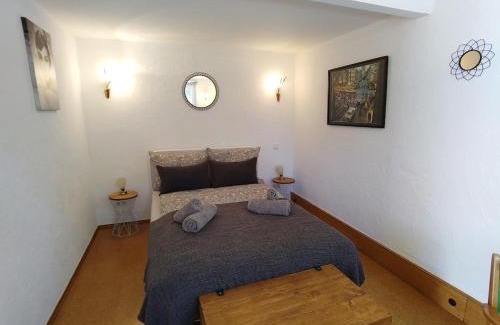 Tunsel Apartment | Cozy Studio Sorgenfrei: Your Ideal Getaway Awaits