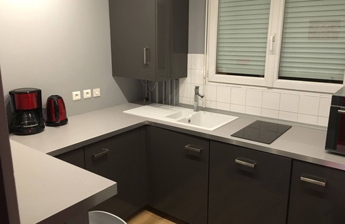 Leon Blum - Bon Coin Apartment | Cozy Studio with Ensuite Bath and Breakfast Included