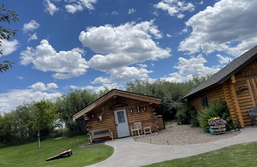 Dillon Apartment | Cozy Studio Cabin - Nestled in Outdoor Adventure Hub