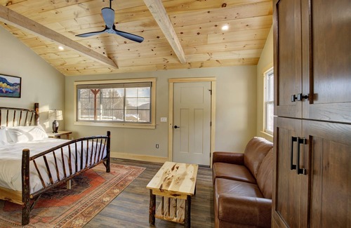 Sunapee Hotel | Guest Rated Studio Suite #1 at The Lodge near Sunapee