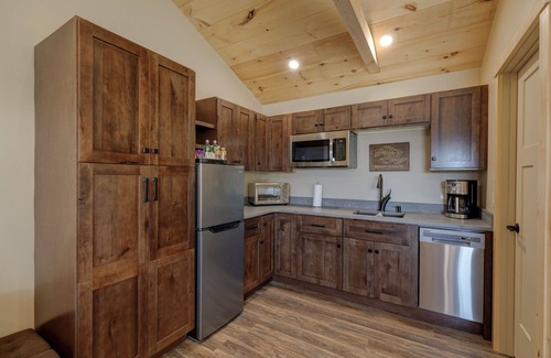 Sunapee Hotel | Unforgettable Studio Suite #3 at The Lodge near Sunapee