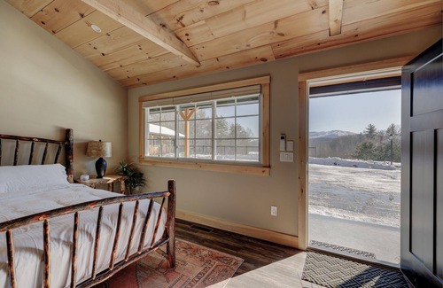 Sunapee Hotel | Unforgettable Studio Suite #3 at The Lodge near Sunapee
