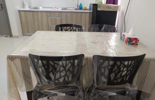 Kota Warisan Apartment | Budget-Friendly Studio Suite Homestay KLIA - Rated 9.3/10