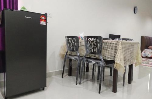 Kota Warisan Apartment | Budget-Friendly Studio Suite Homestay KLIA - Rated 9.3/10