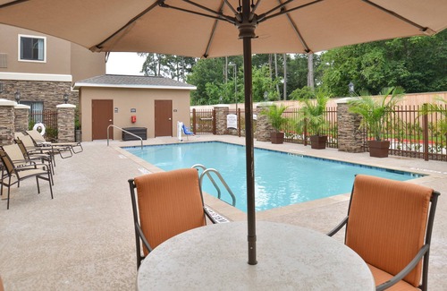 Tomball Apartment | Cozy Studio Suite in Tomball with Pool and Fitness Center