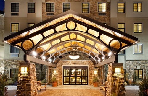 Dearborn Apartment | Relaxing Studio Suite with Pool, Hot Tub & Free Wi-Fi