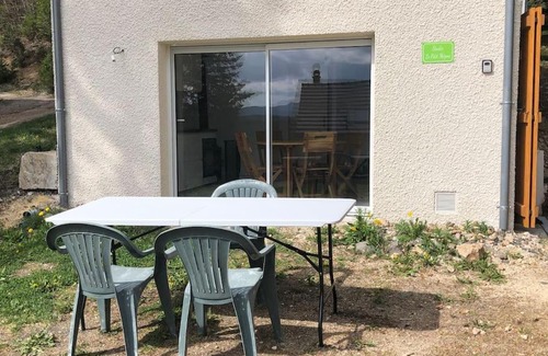 Le Chambon-sur-Lignon Apartment | Tranquil Studio Le Petit Mézenc: Ideal for Families