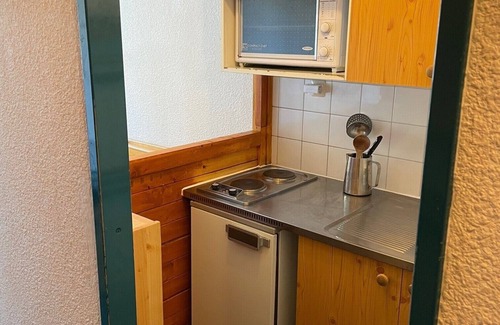 Valfrejus Apartment | Cozy Studio Terrace with Scenic Views and Hiking Access