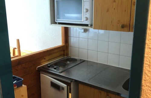 Valfrejus Apartment | Cozy Studio Terrace with Scenic Views and Hiking Access