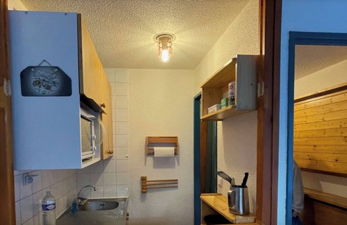 Valfrejus Apartment | Cozy Studio Terrace with Scenic Views and Hiking Access