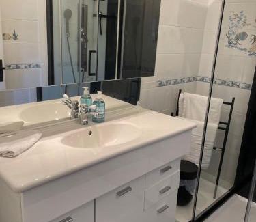 Villers-sur-Mer Apartment | Oceanfront Studio Terrasse Vue Mer with Pet-Friendly Amenities