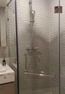 Tu Liem Apartment | Relaxing Studio Tonkin 2: Family-Friendly with Pools