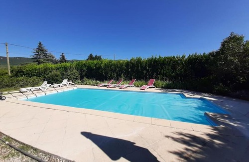 Grospierres Villa | Stylish Oceanfront Studio Tourterelle with Pool Amenities