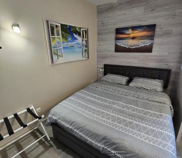Lemasson Apartment | Cozy Studio Near the Sea with Kitchen & Family Amenities