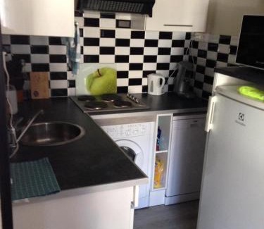 Limoges Apartment | Cozy Studio: Pet and Child Friendly with 9/10 Guest Rating