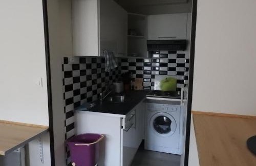 Limoges Apartment | Cozy Studio: Pet and Child Friendly with 9/10 Guest Rating