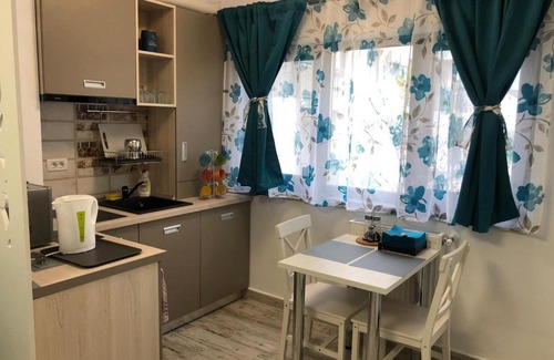 Eforie Nord Apartment | Top Rated Studio Turquoise - Child-Friendly Getaway Eforie Nord