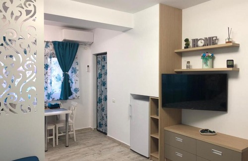 Eforie Nord Apartment | Top Rated Studio Turquoise - Child-Friendly Getaway Eforie Nord